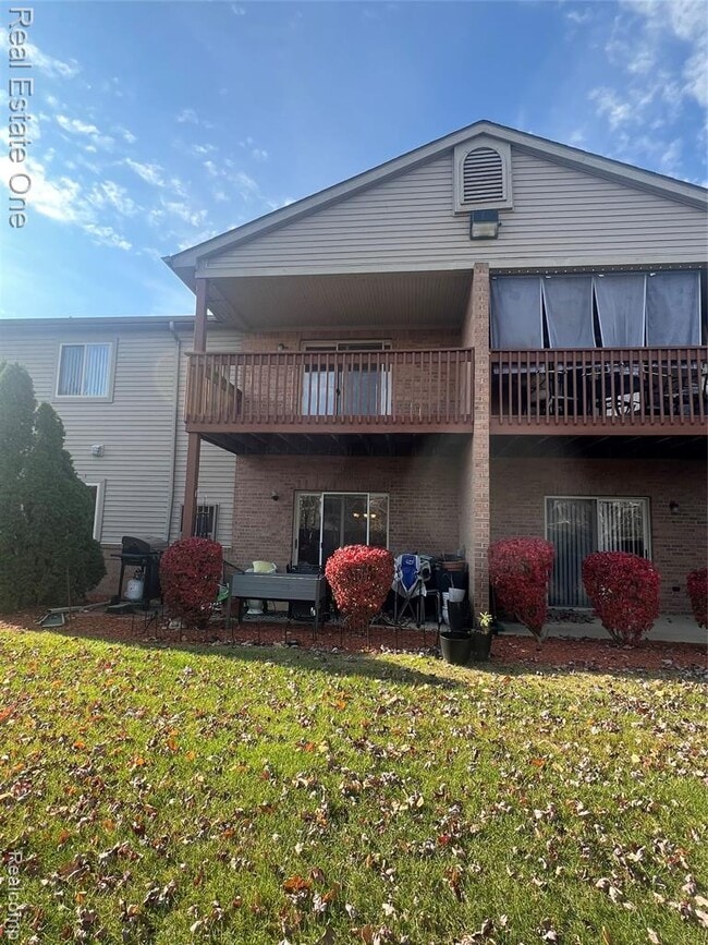 Photo - 15815 Lakeside Dr Unit 7