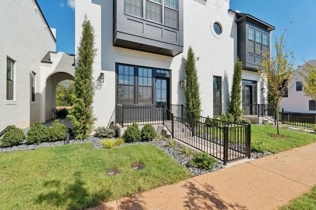 Photo - Townhome 2 bed 2.5 bath "The Mid-Mod" in the Heart of Selah