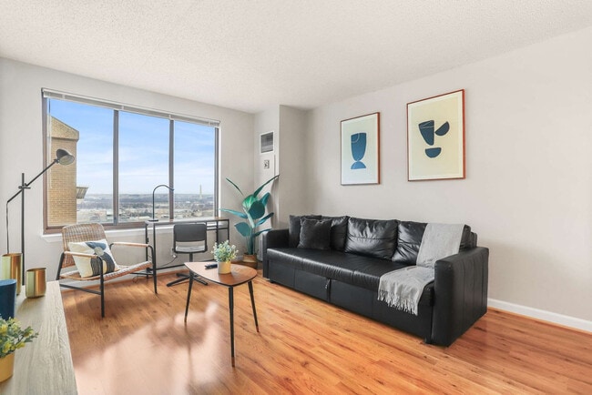 Building Photo - 401 12th St S