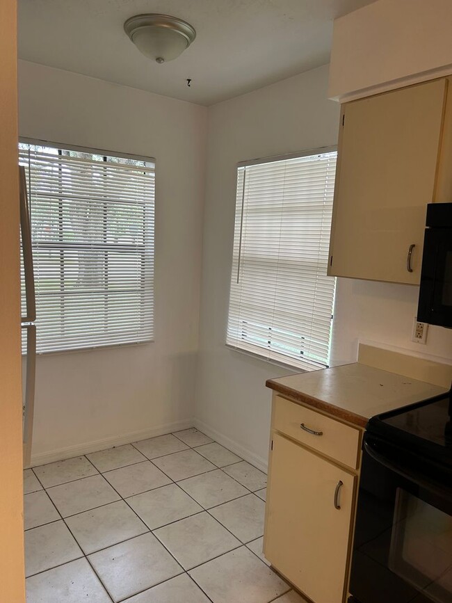 Photo - 1/2 Duplex For Rent !