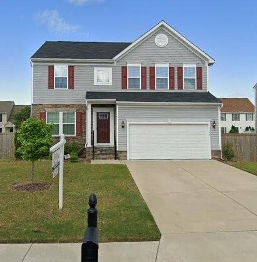 4 Bedroom/ 2.5 bathroom- Avon Estates - 4 Bedroom/ 2.5 bathroom- Avon Estates