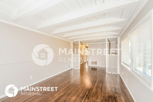 Photo - 2345 3rd St NW