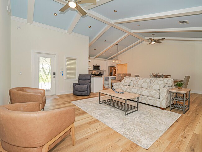 Photo - 9340 Frangipani Dr