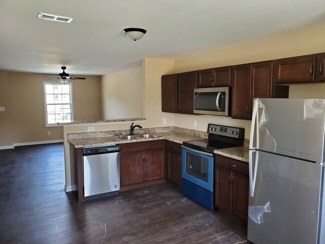 Photo - 156 Center Pointe Dr