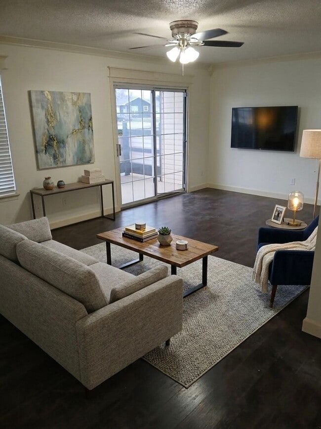 Building Photo - 2409 Texas Ave Unit 2415 Texas Avenue Apt C