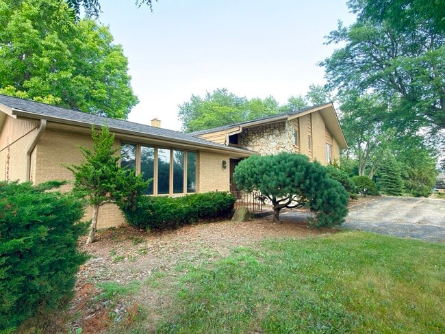 Photo - 7826 Dunham Rd