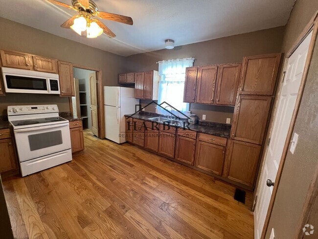 Building Photo - 401 9th St NE Rental