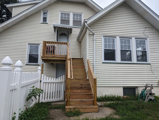 Building Photo - 26 Lavergne St Unit 2