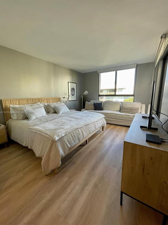 Photo - 141 Crandon Blvd Unit 433
