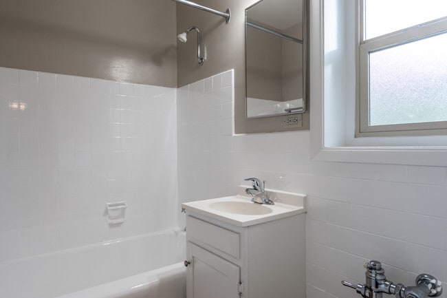 1BR,1BA