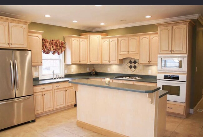 Photo - 1206 Longmeadow Way