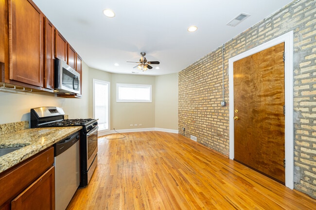 Photo - 1644 W Greenleaf Ave Unidad 2S