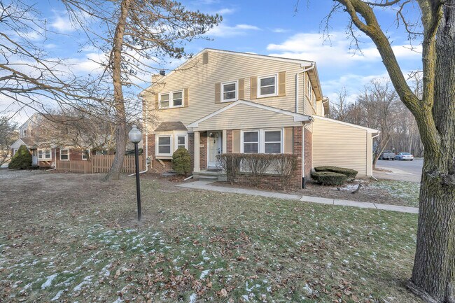 Photo - 1592 Brentwood