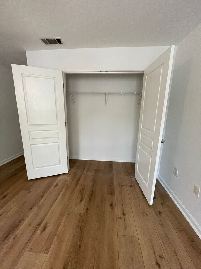 Photo - 16-1611 Summers Unidad 16-1611 - A