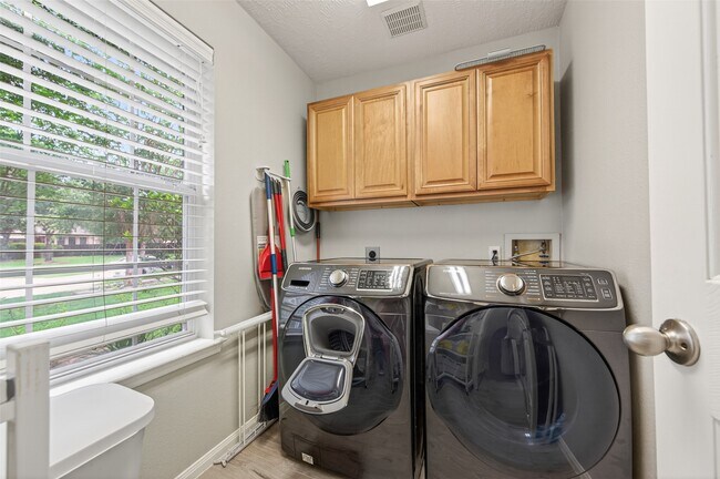 Photo - 155 E Concord Valley Cir