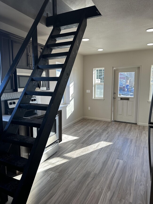 Photo - 623 NW Cedar Ave