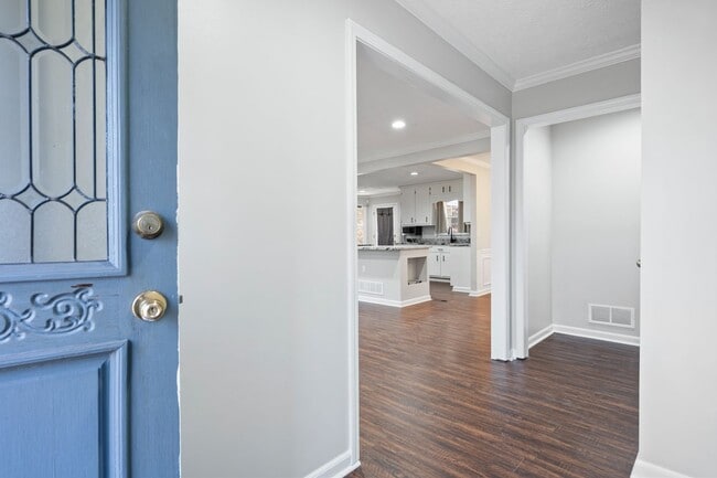 Photo - Beautifully Renovated Raised Ranch near Lake Allatoona