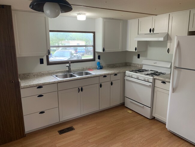 Photo - 2025 Cherokee St