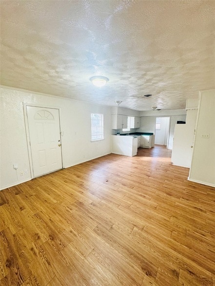 Photo - 6820 Dart Ave