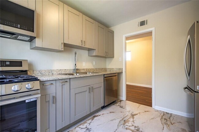 Photo - 91 Rumson Rd NE Unit C-37