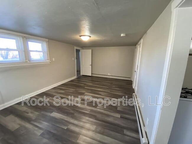 Photo - 1319 E 20th St