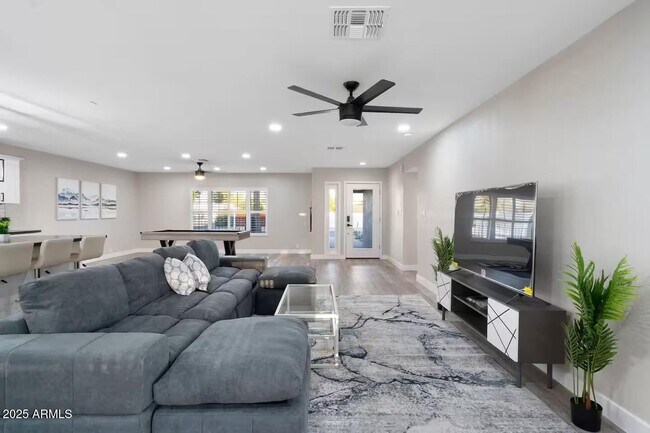 Photo - 10240 N 34th Pl