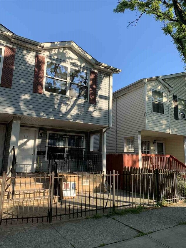 Front of House - 378-380 Halladay St (Jersey City, NJ)