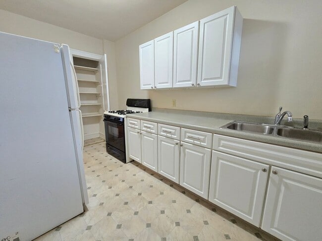 Photo - 1308 N Main St Unit 2N