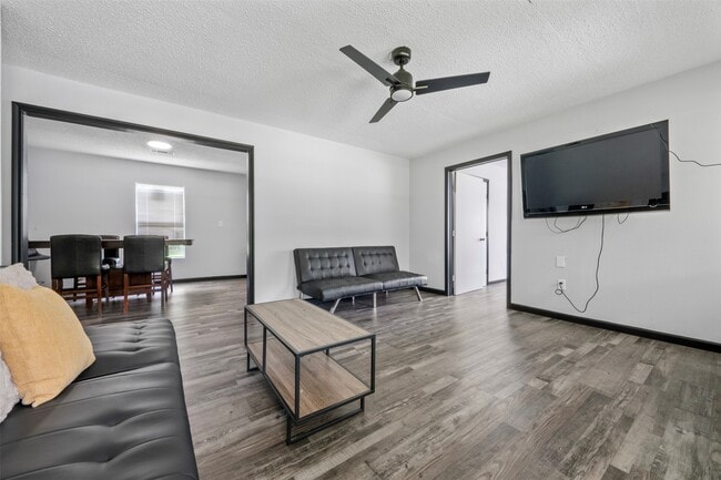 Photo - 541 Trails End Dr