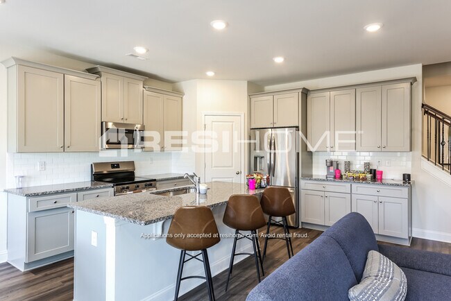 Photo - 167 Aurora Ln