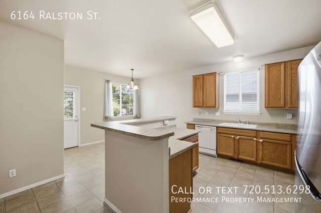 Photo - 6164 Ralston St