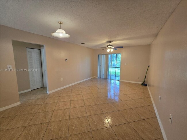Building Photo - 2264 SW 81st Ave Unit 2264 Rental