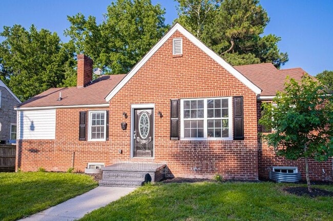 Building Photo - 1001 Colonial Ave