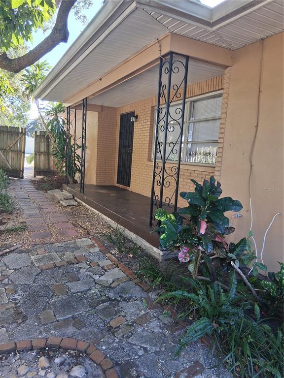 Building Photo - 710 4th Ave NW