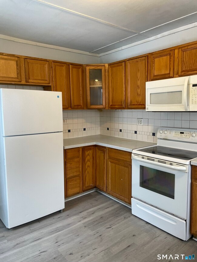 Photo - 184 Meriden Rd