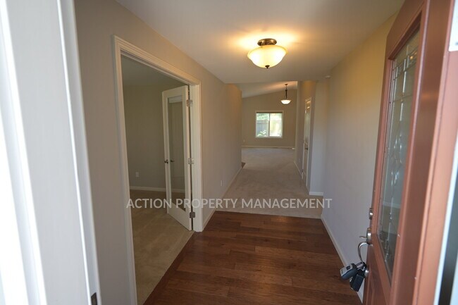 Photo - 3 bed 2 bath in Jennies Meadow, Sequim