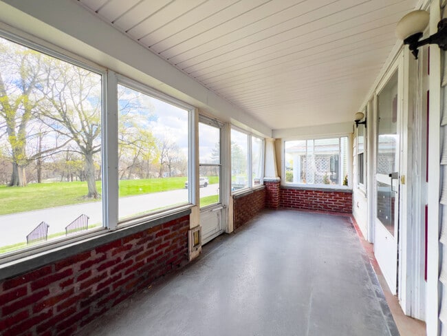 Photo - 464 Shasta Dr