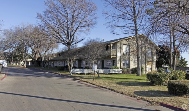 Tanglewood Apartments For Rent in Arlington, TX