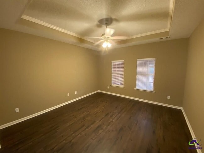 Photo - 104 Village Walk