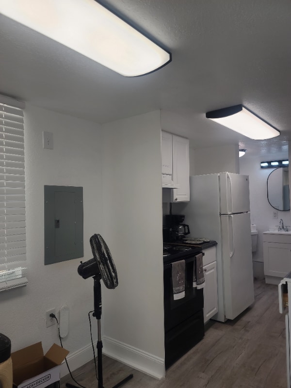 Photo - 2335 Cochran St