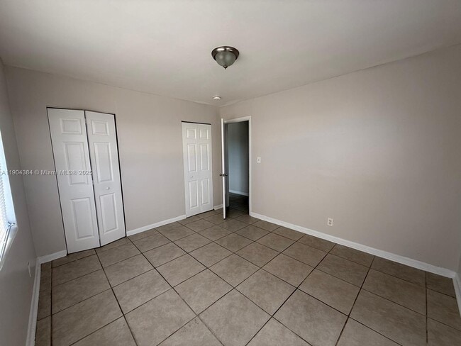 Photo - 520 W Blue Heron Blvd Unit 1