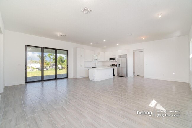 Photo - 15633 Lakeland Cir