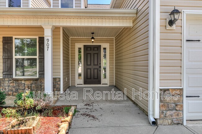 Photo - 907 Linsmore Ave