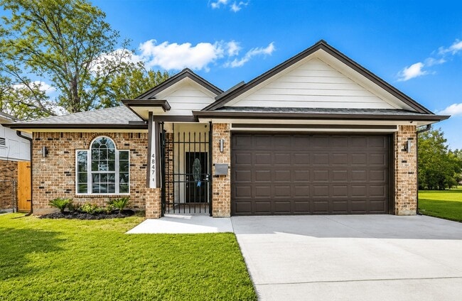 Building Photo - 4847 Sunflower St