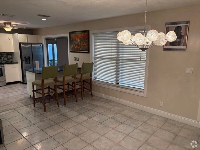 Building Photo - 9165 Beverly Ct Rental