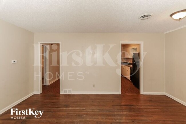 Photo - 4415 Jamaica Ave