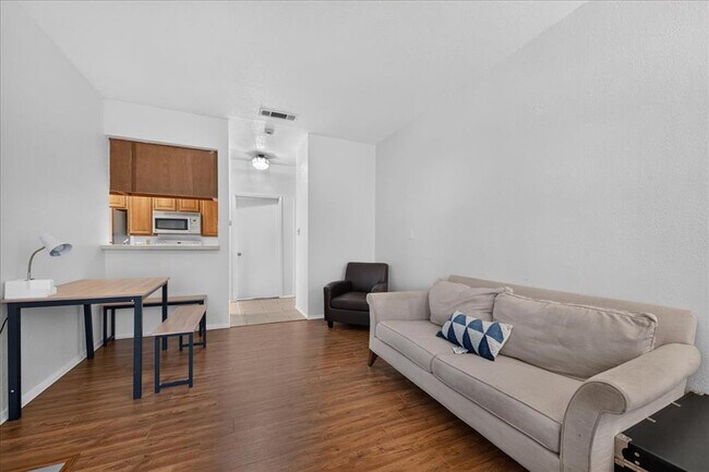 Photo - 806 W 24th St Unit 217