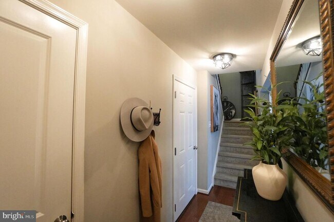 Photo - 431 Williamson Ct