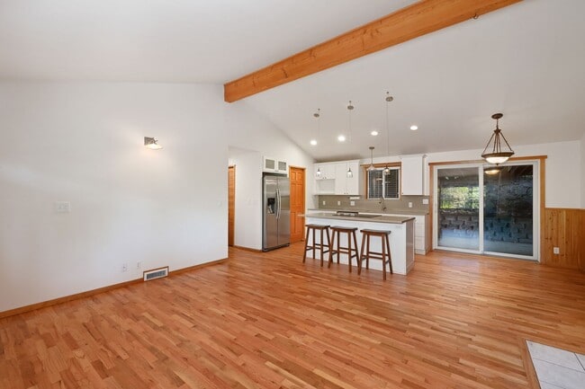 10350 45th Ave NE