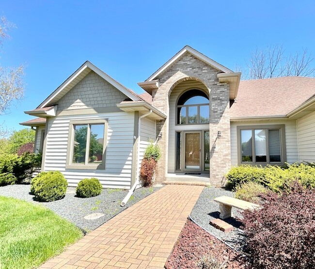 Photo - 640 S Park Ct